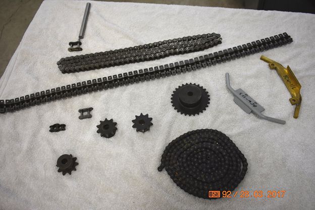 We supply and modify various forms of roller chains and guides.